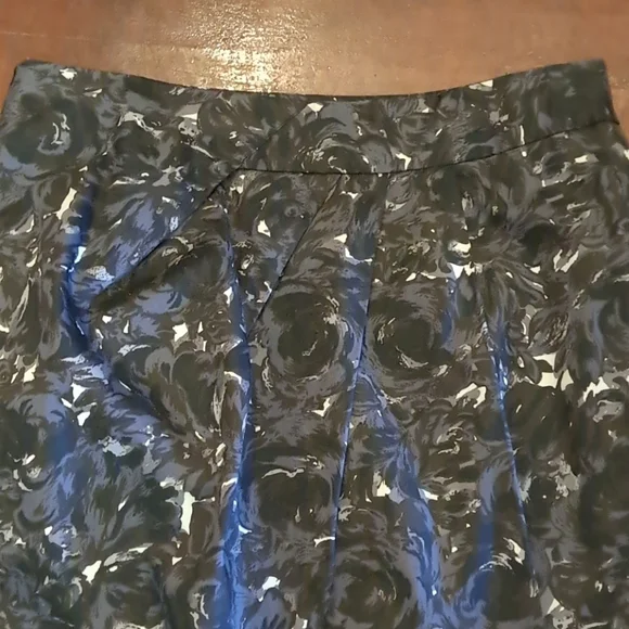 🌻3/$15🌻 LOFT skirt - Picture 2 of 10